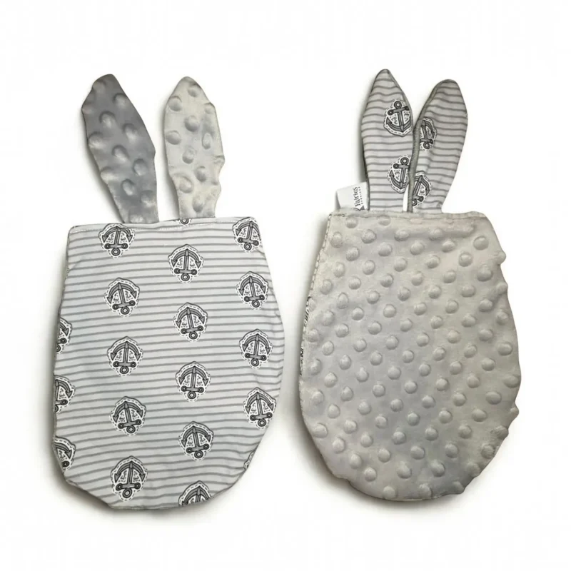 Cadouri potrivite pentru un nou născut: idei utile, simbolice și personalizate 8 Paturica de somn ovala, de culoare gri, ideala pentru confortul si caldura bebelușului tau.